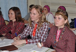 Udmurdi tüdrukud on õppimises innukad.