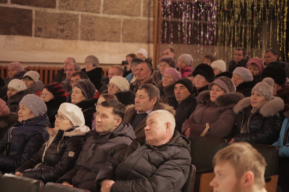 Emakeelset sõnumit ja laule kuulatakse huviga